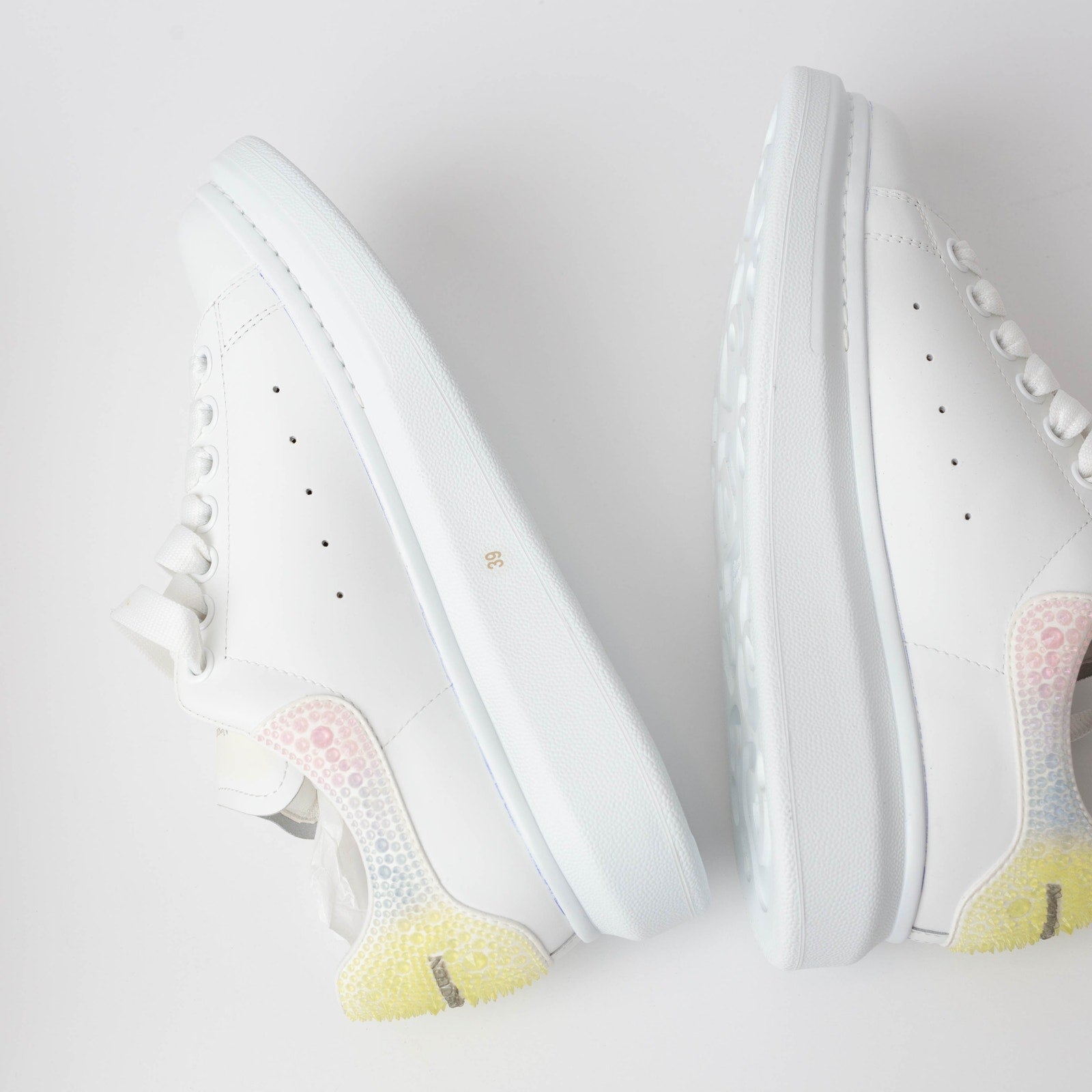Alexander McQueen Oversized Sneaker in White/multicolour - Wind & Song