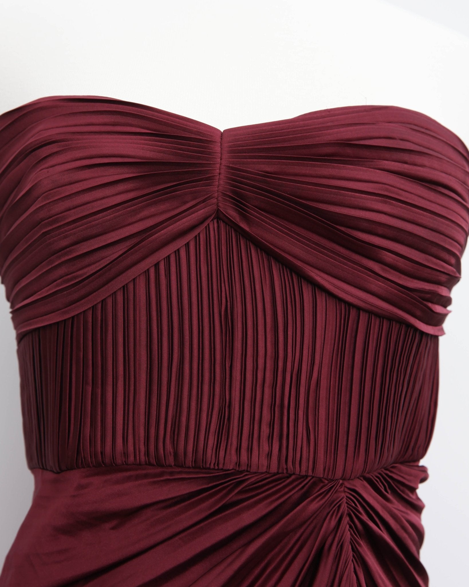 AMUR Joyceann Sweetheart Gown Size 8 - Wind & Song