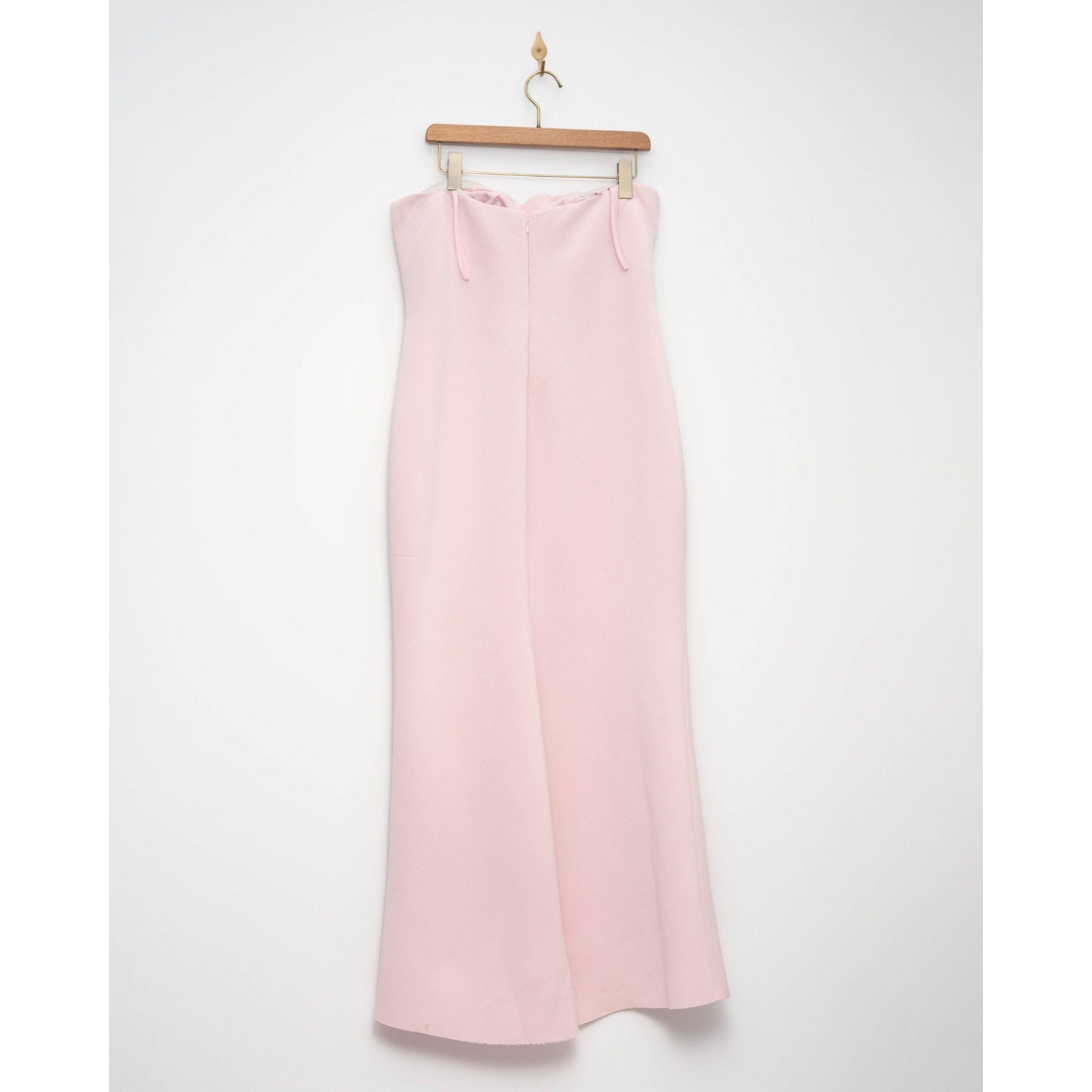 Badgley Mischka Pink Strapless Rosette Scuba Gown Size 14 – Formal Dress - Wind & Song
