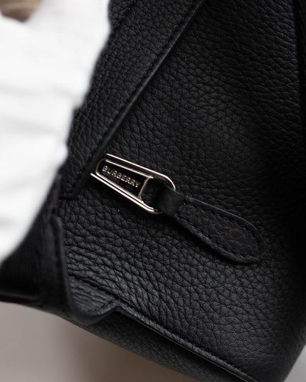 BURBERRY POCKET BELT BAG IN BLACK - Wind & Song