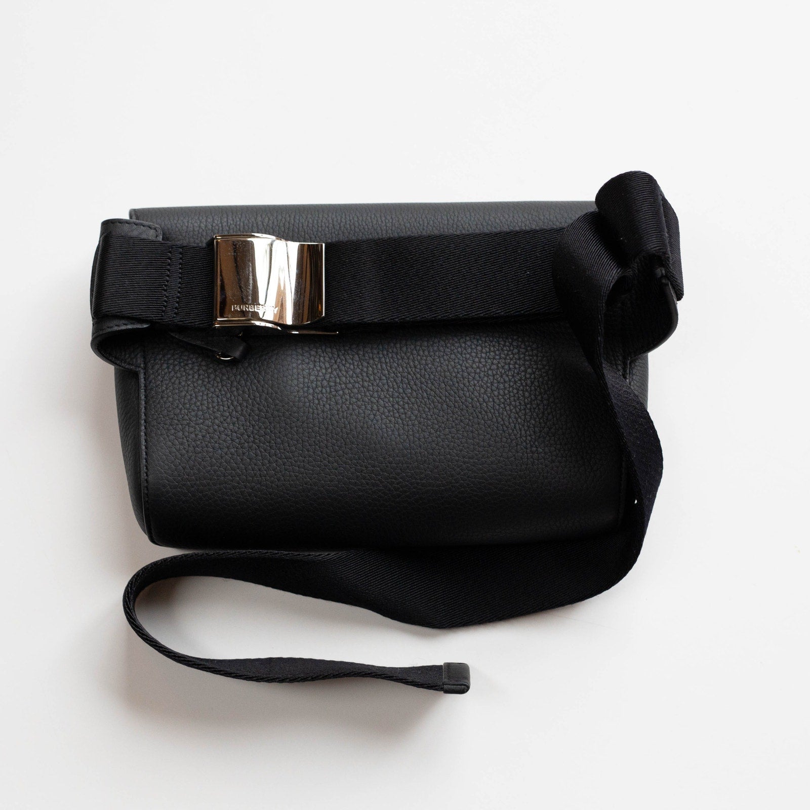 BURBERRY POCKET BELT BAG IN BLACK - Wind & Song