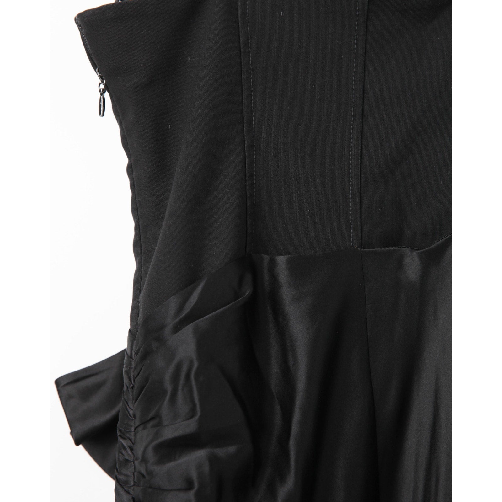 Cinq à Sept Drina Gown in Black Pre - owned - Size 6 - Wind & Song