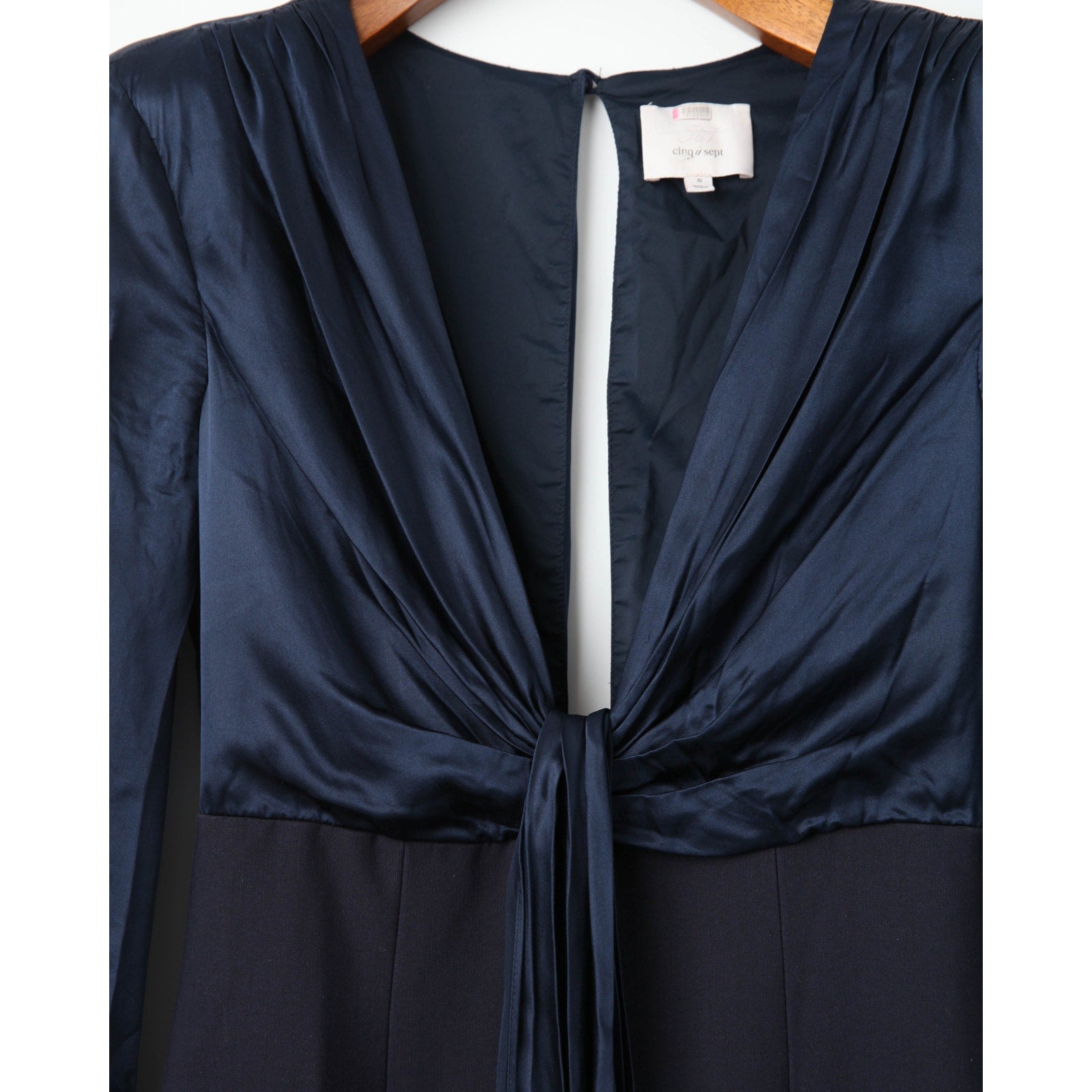 Cinq à Sept Julianne Gown – Size 6 - Pre - owned - Wind & Song