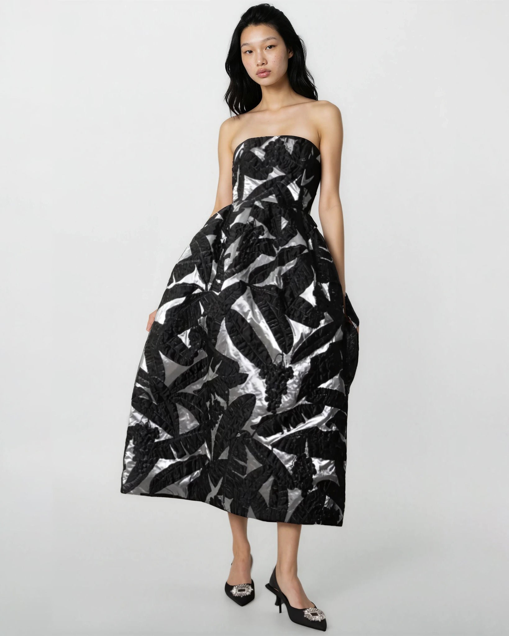 Oscar de la Renta Black Strapless Jacquard Midi Dress – Size 10 - Wind & Song