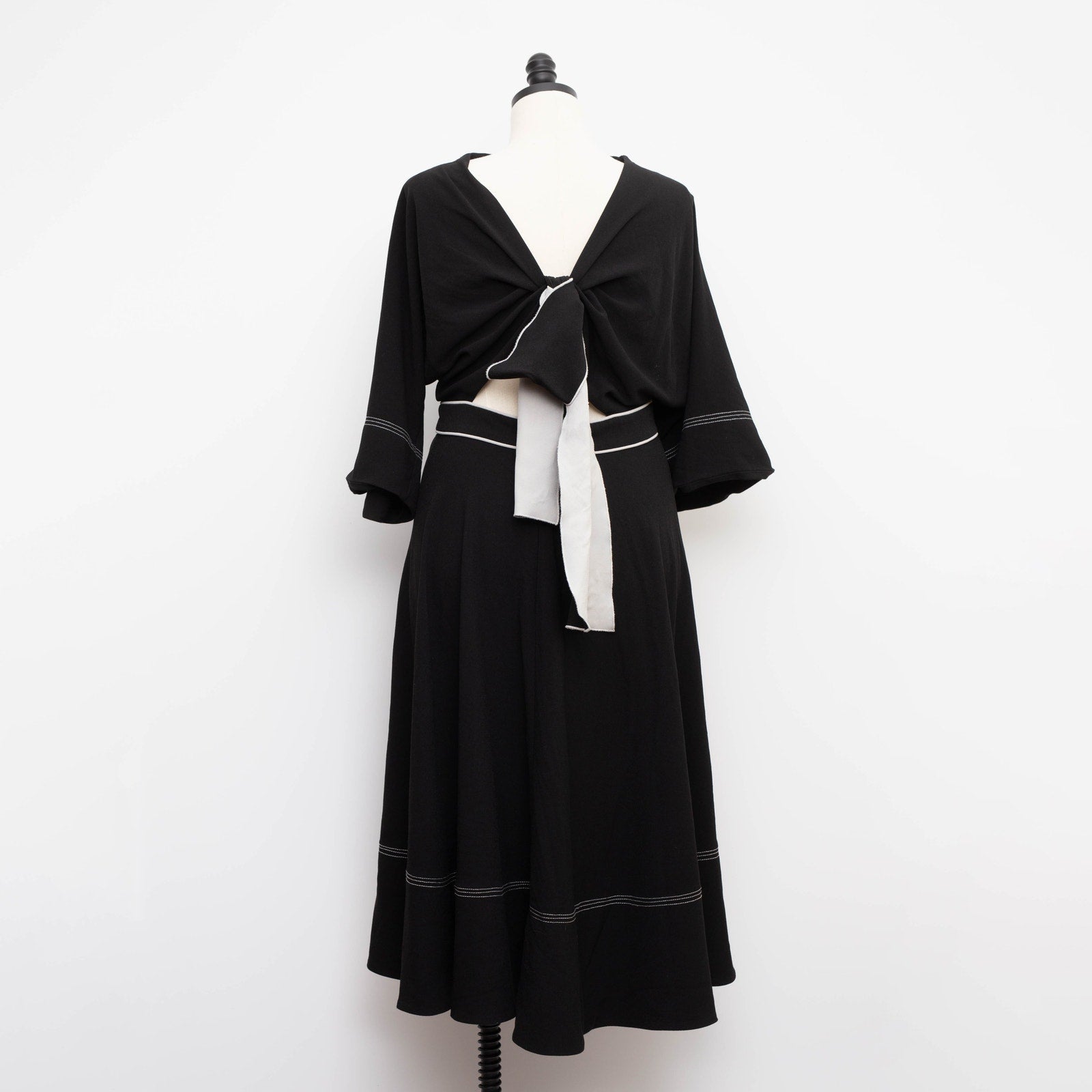 Roksanda Collective Short Sleeve Back Tie Midi Dress Size 12 - Wind & Song