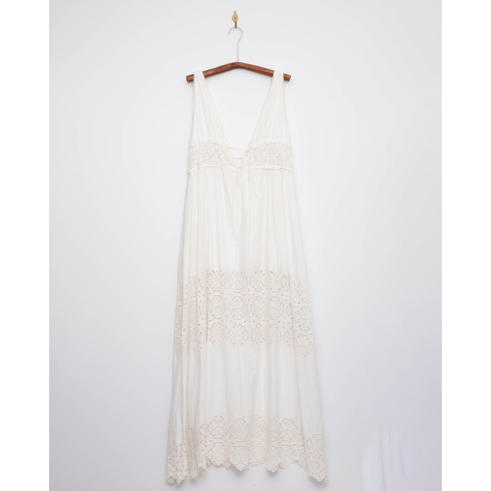 SIMKHAI Waverly Floral Smocked Dress in White Size M - Pre - owned - Wind & Song