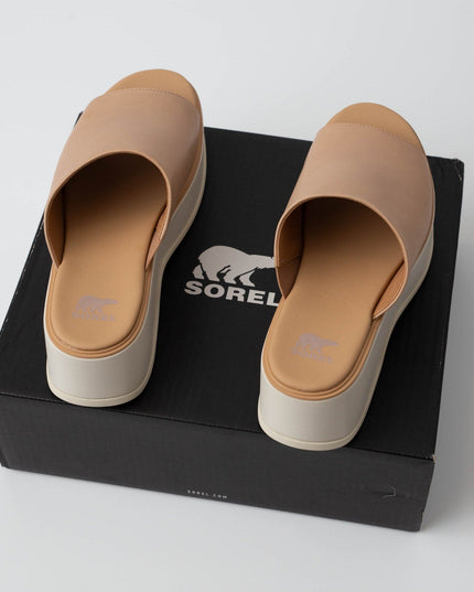SOREL DAYSPRING™ Slide Women's Platform Sandal in Beige - Wind & Song