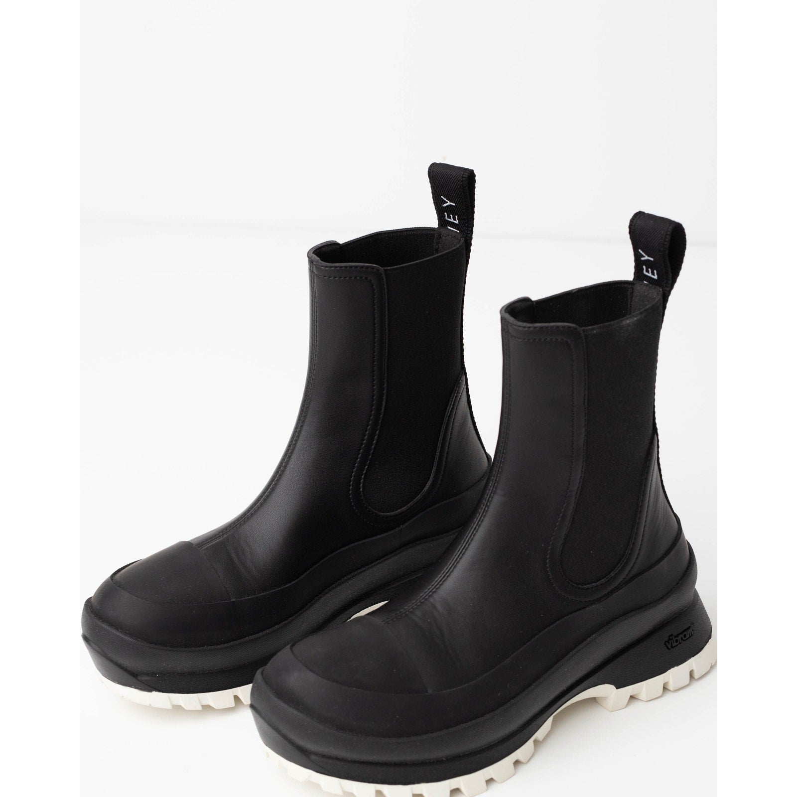 Stella McCartney Trace Chelsea boots NWT Size 36 - Wind & Song