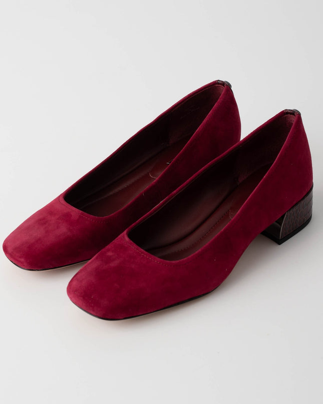 DONALD PLINER Suzette Pointed Toe Pump In Bordeaux