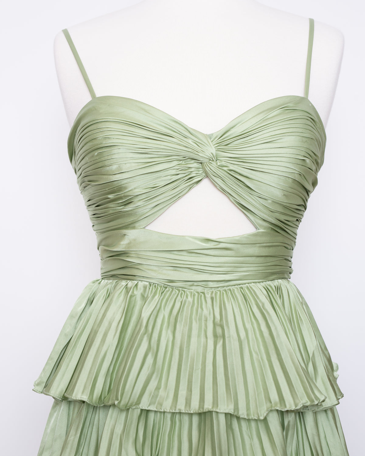 Ieena for Mac Duggal Green Pleated Tiered Ruffle Gown — Size 4