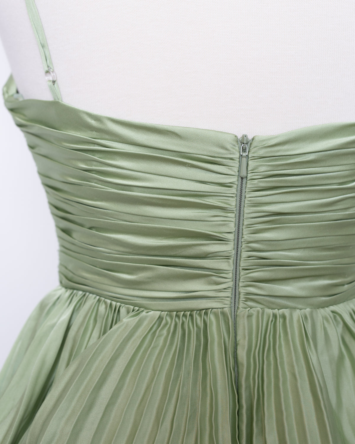 Ieena for Mac Duggal Green Pleated Tiered Ruffle Gown — Size 4
