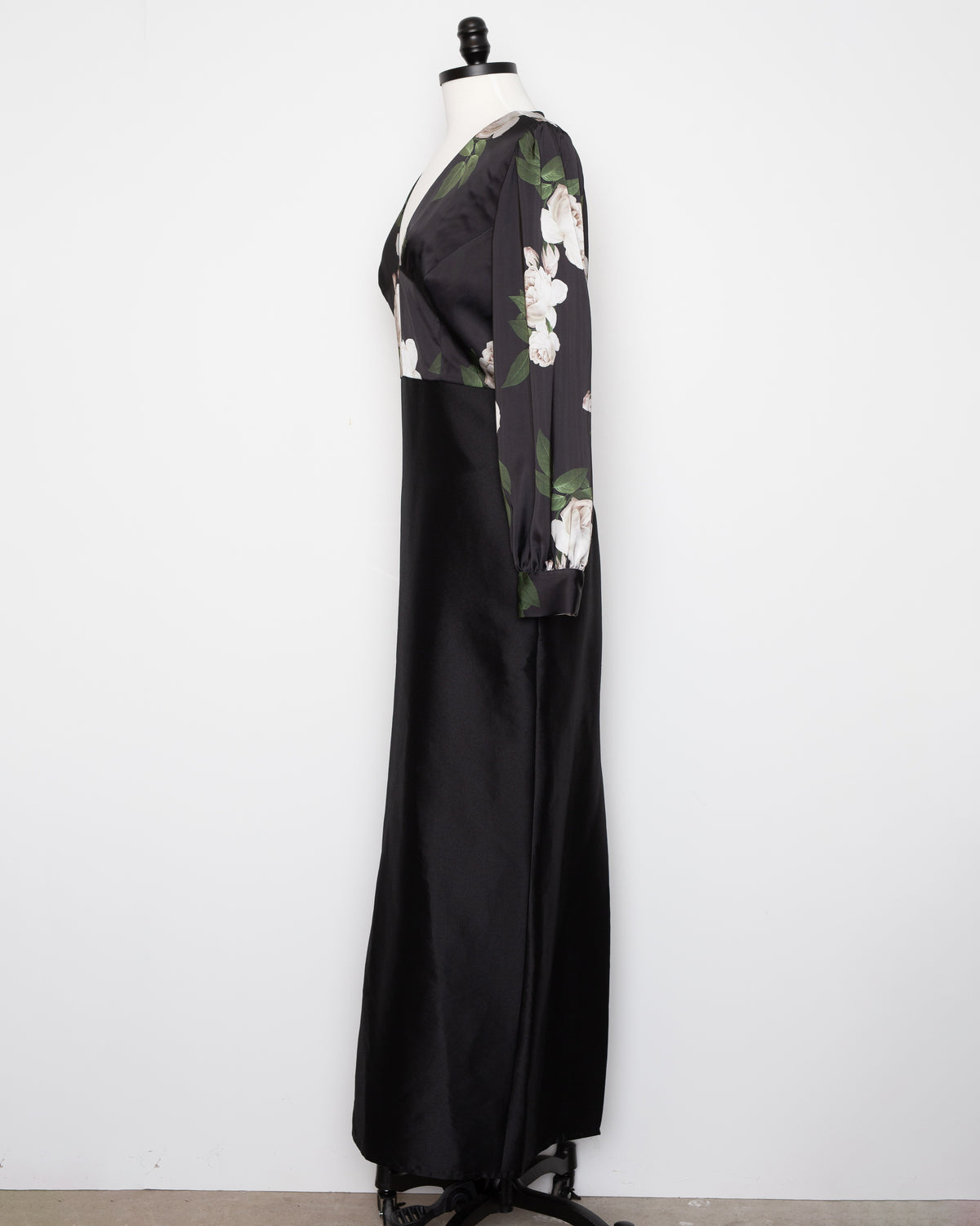 Sachin & Babi Schylor Obsidian Blooms Gown – US 6