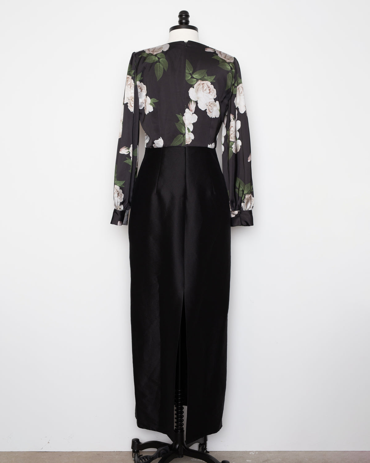 Sachin & Babi Schylor Obsidian Blooms Gown – US 6