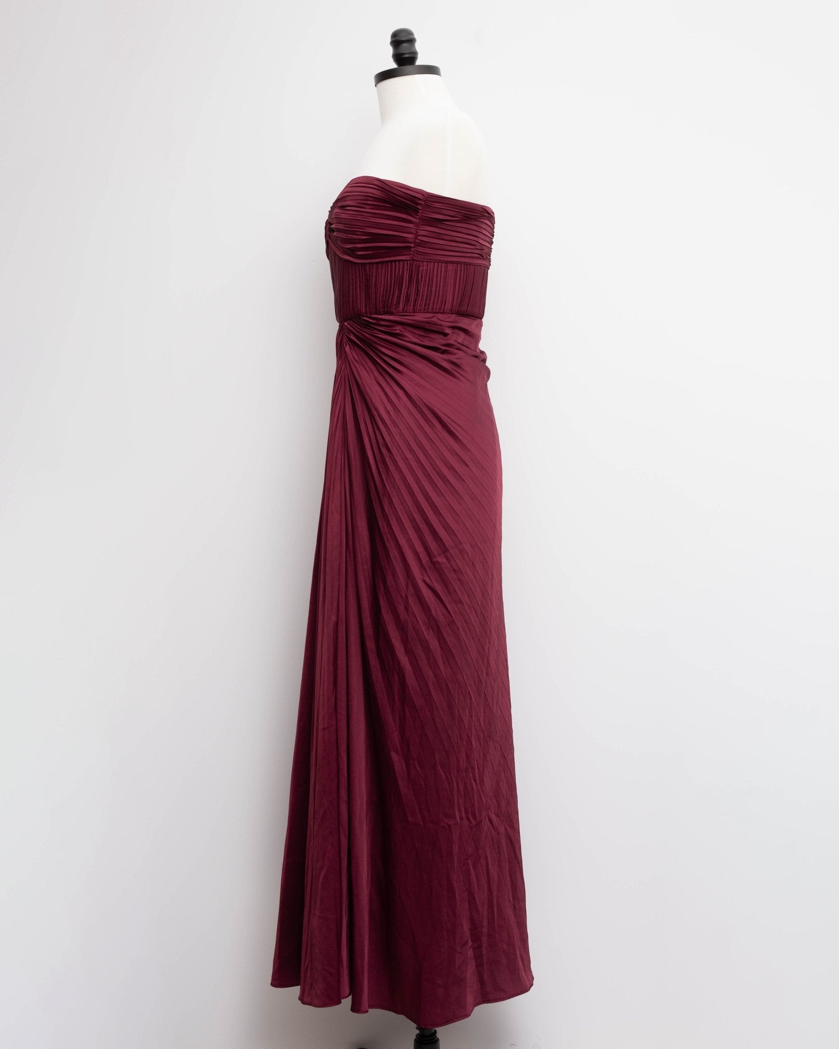 AMUR Joyceann Sweetheart Gown Size 8 - Wind & Song