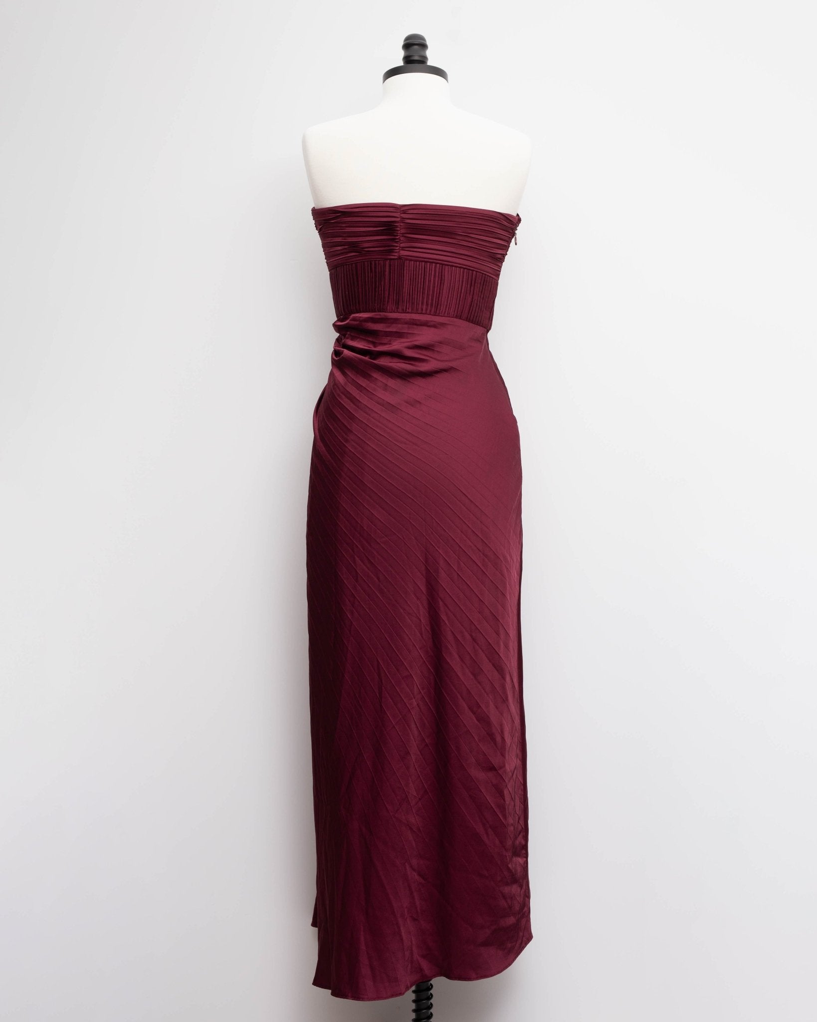 AMUR Joyceann Sweetheart Gown Size 8 - Wind & Song