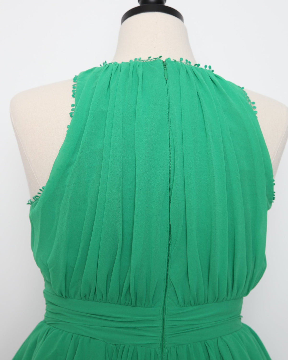 Badgley Mischka Emerald Pleated Chiffon Halter Gown – US 10 - Wind & Song