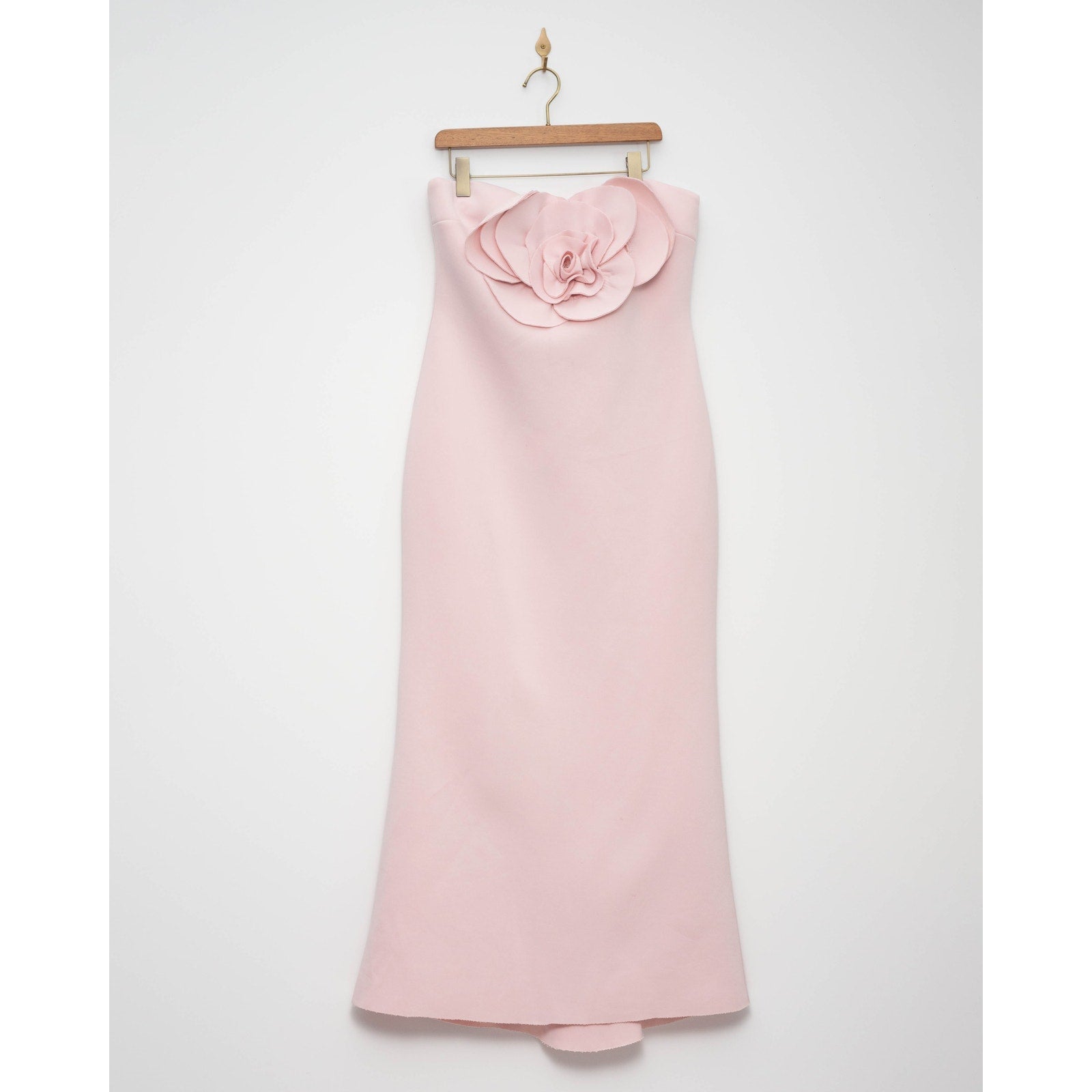 Badgley Mischka Pink Strapless Rosette Scuba Gown Size 14 – Formal Dress - Wind & Song