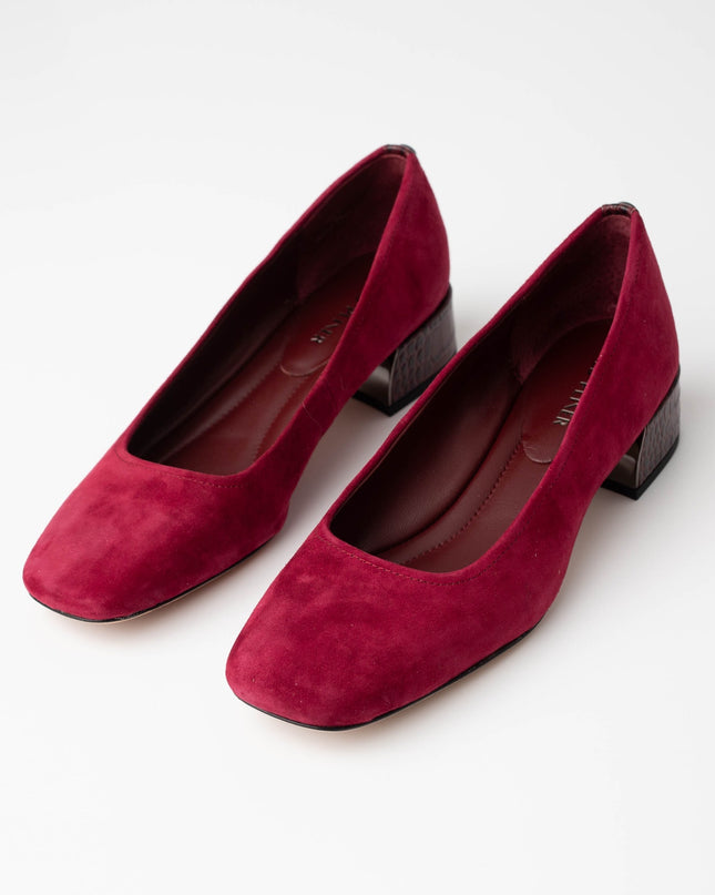 DONALD PLINER Suzette Pointed Toe Pump In Bordeaux