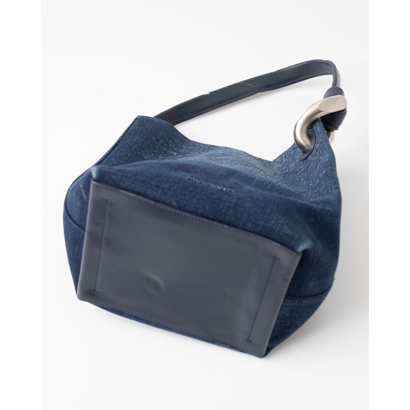 JW Anderson Accessories Corner Bucket Bag - Pre - owned - Wind & Song