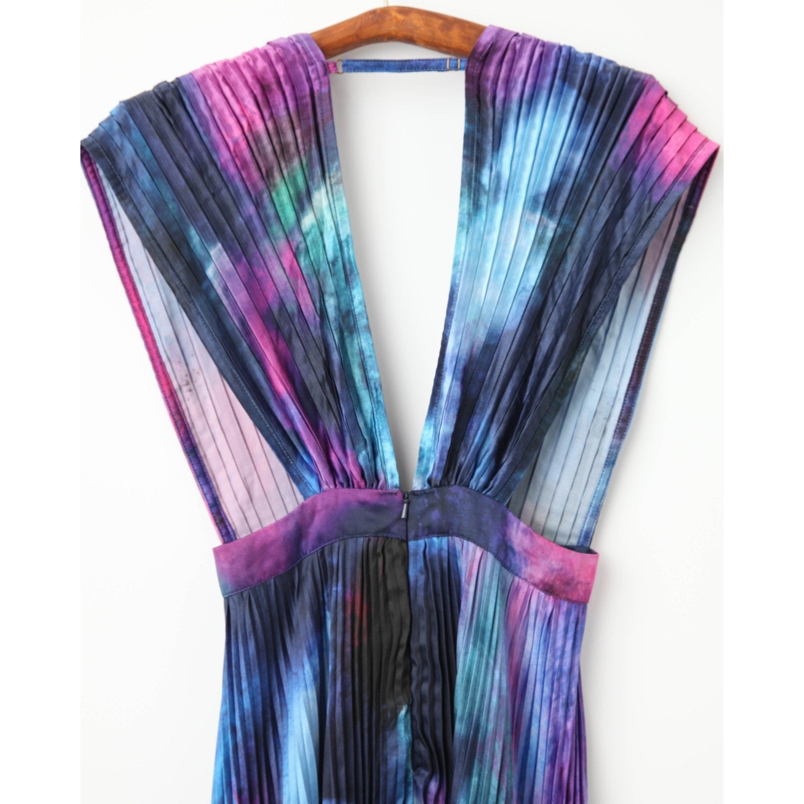 L'IDÉE Printed Gala Blue tie - dye satin Gown Size 6 - Wind & Song