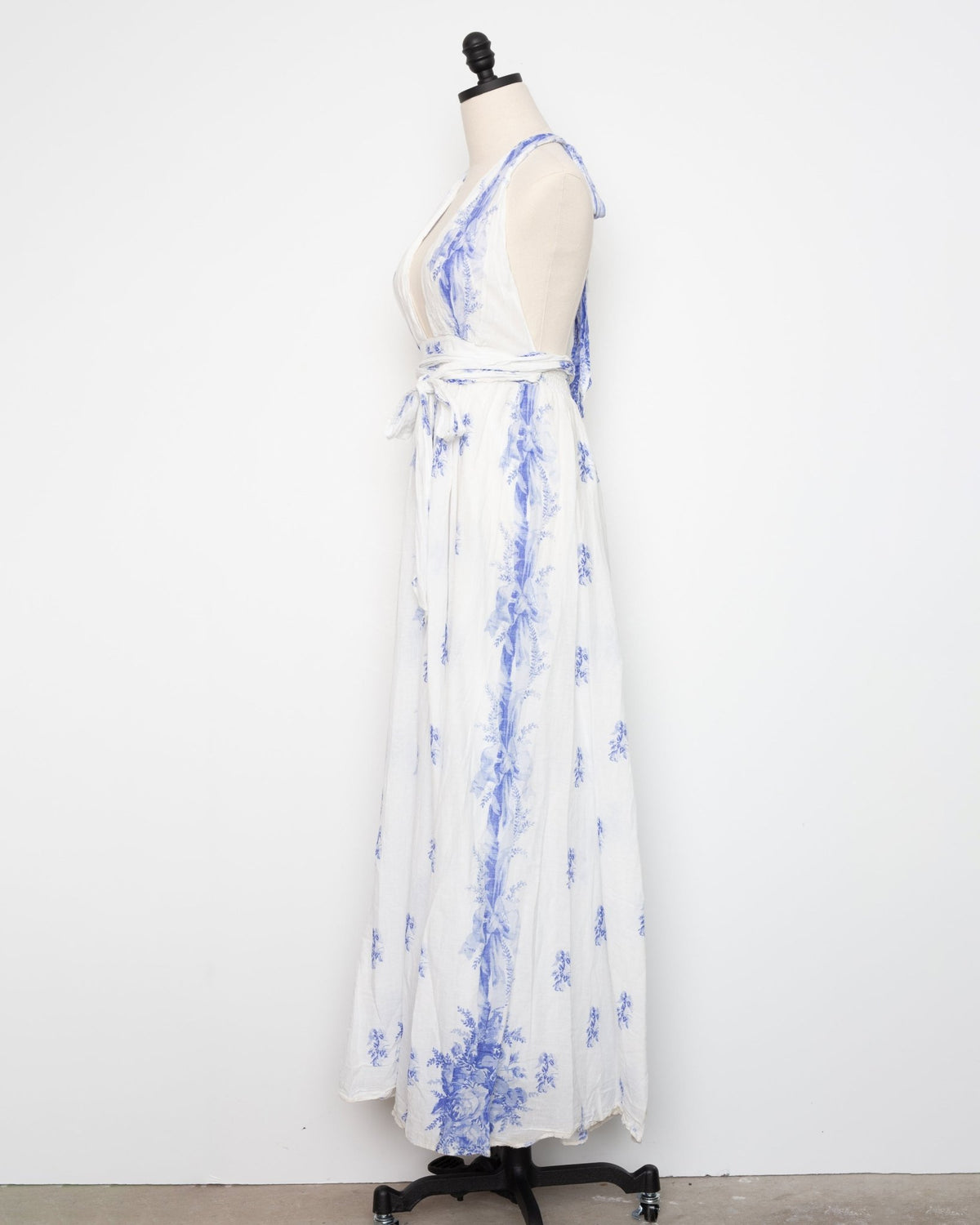 LoveShackFancy Lilah Victorian Blue Floral Maxi Dress – US 2 - Wind & Song
