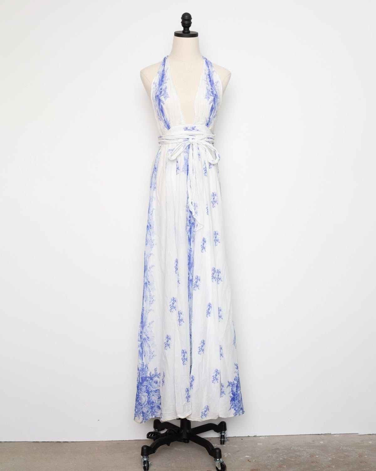 LoveShackFancy Lilah Victorian Blue Floral Maxi Dress – US 2 - Wind & Song