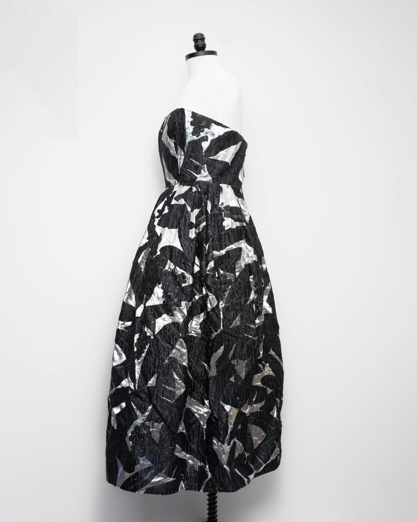 Oscar de la Renta Black Strapless Jacquard Midi Dress – Size 10 - Wind & Song