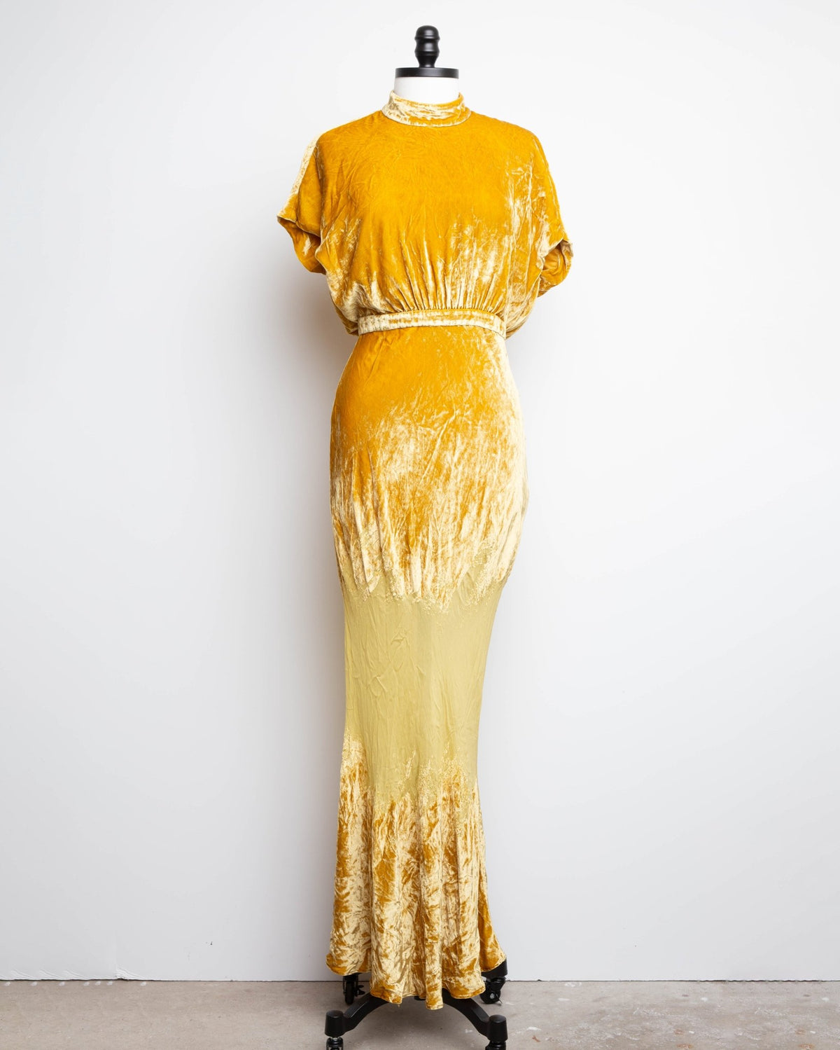 SALONI Fabienne Golden Velvet Gown Size US 8 - Wind & Song