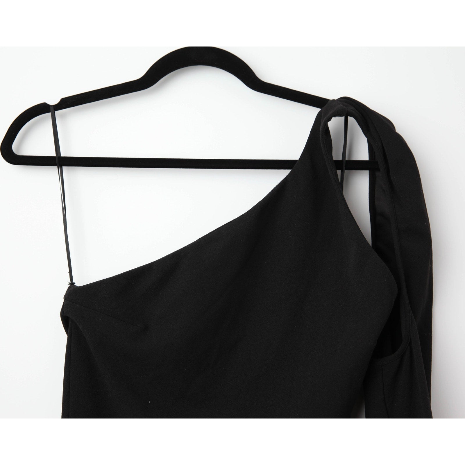 Solace London Saren Maxi Dress in Black - Wind & Song