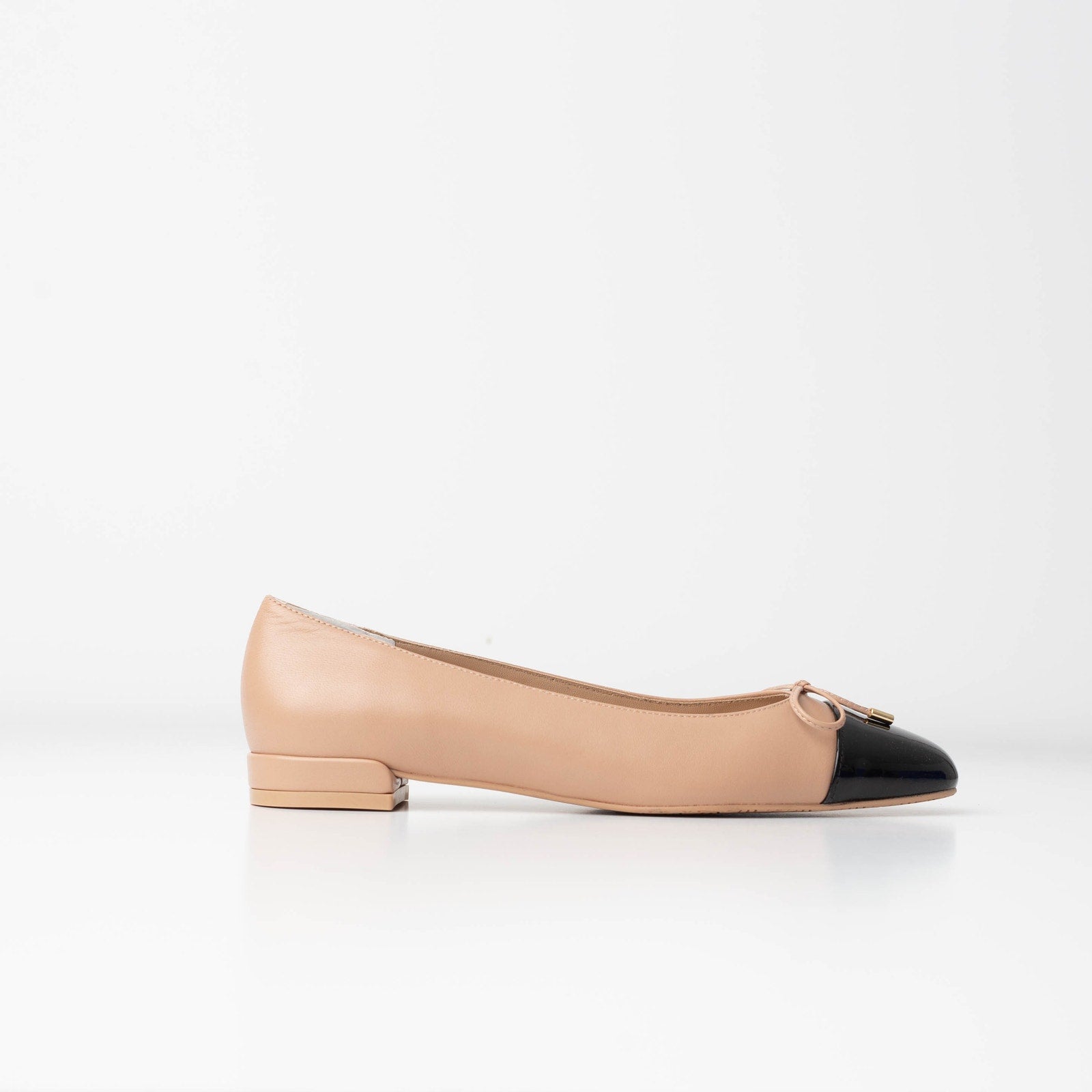 Stuart Weitzman Sleek Bow Leather Ballerina Flats - Wind & Song