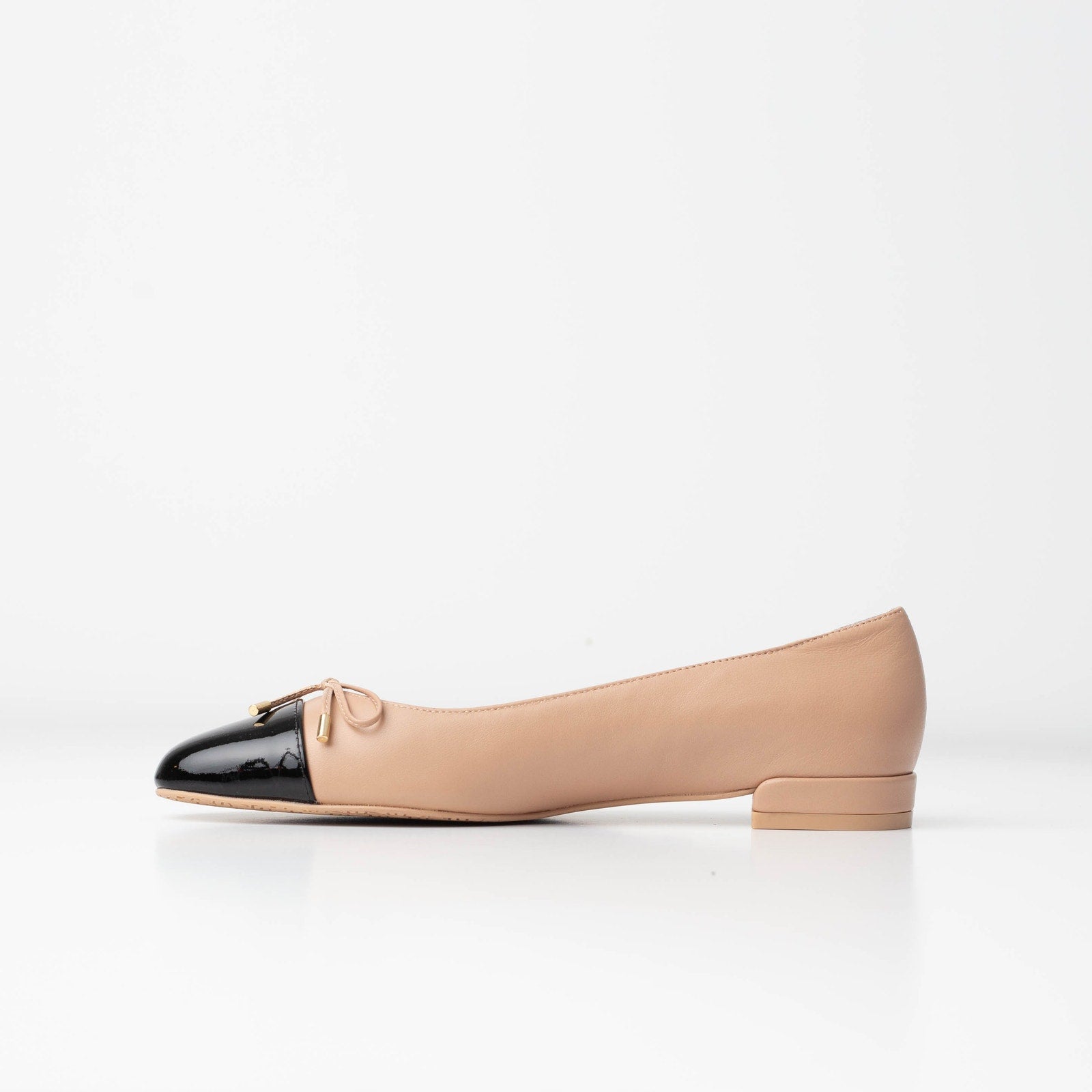 Stuart Weitzman Sleek Bow Leather Ballerina Flats - Wind & Song