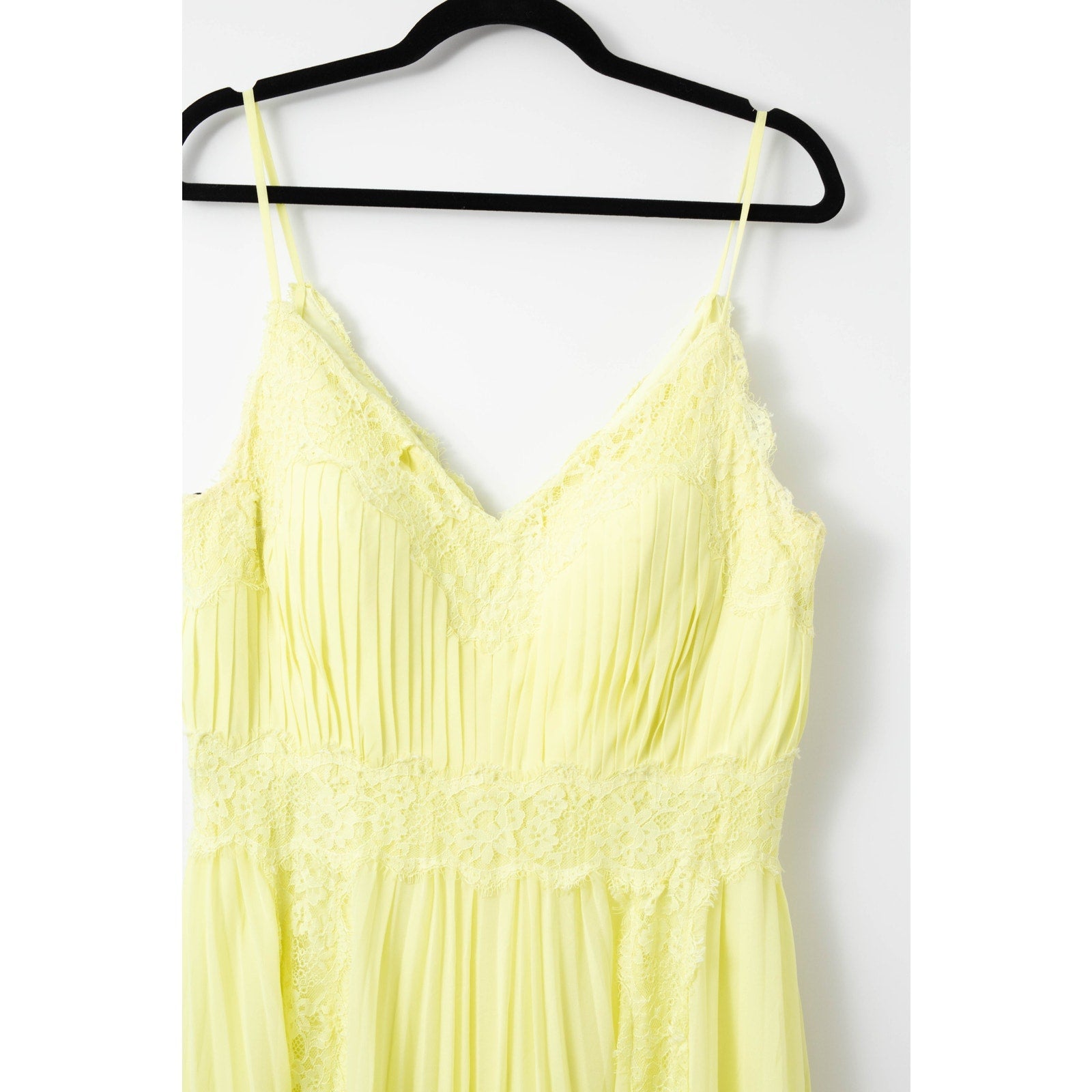 Zac Posen Chiffon Lace Gown in Yellow - Pre - owned - Size 12 - Wind & Song