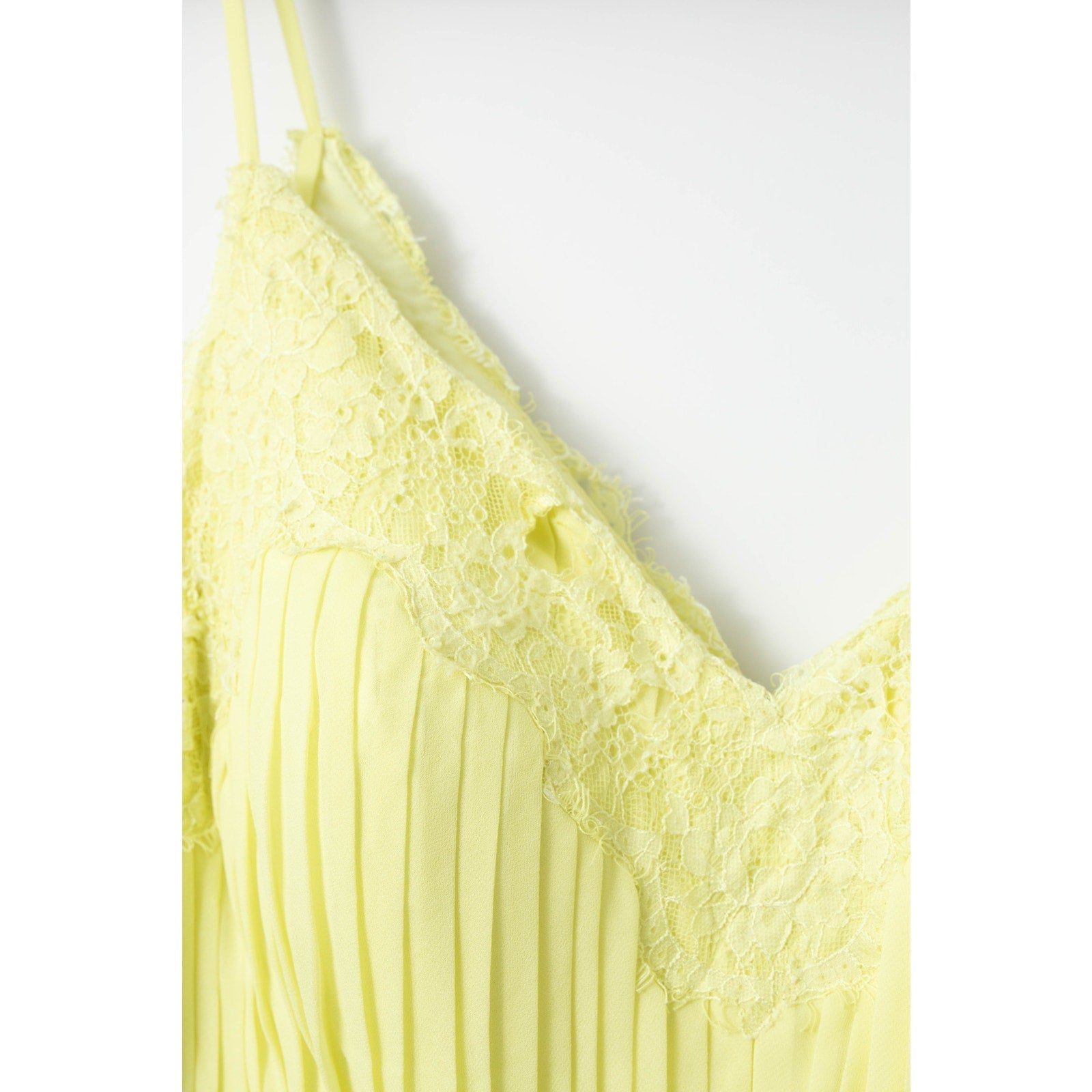 Zac Posen Chiffon Lace Gown in Yellow - Pre - owned - Size 12 - Wind & Song